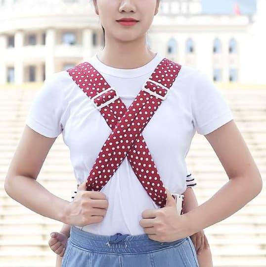 赤ちゃん思いの水玉柄抱っこ紐